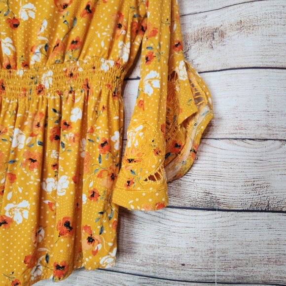 Idyllwind by Miranda Lambert Floral Flare Sleeve Blouse Size XS/TP Button Front - Picture 14 of 16